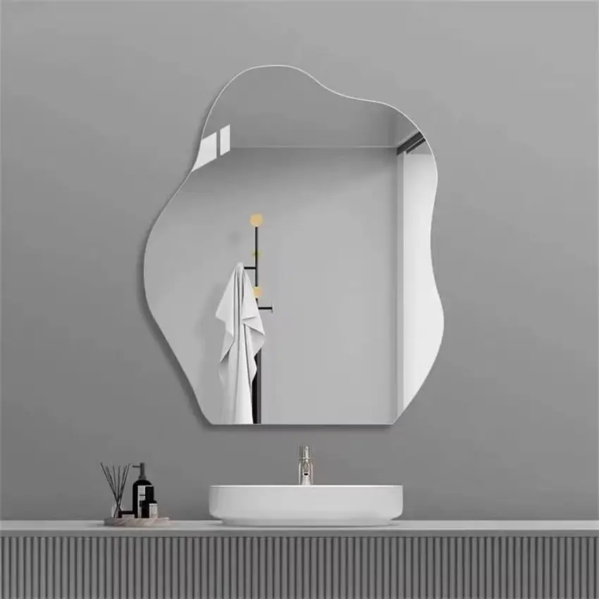 Gương dán phòng tắm có bền không? Ưu nhược điểm và cách chọn đúng nhu cầu